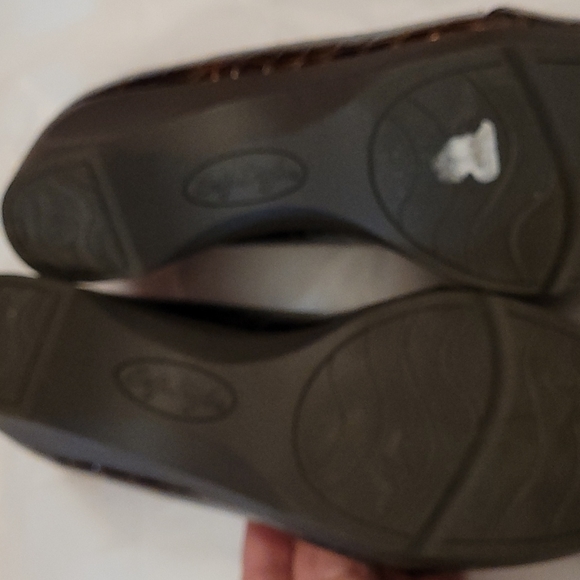 New Hush Puppies Soft Style Brown Faux Alligator Print Patent Shoes Loaf… - Picture 4 of 5